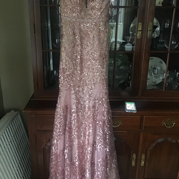 Dresses & Skirts - Mother of the Bride Elegant Bridal Evening Gown ROSE GOLD Sequin Size 6